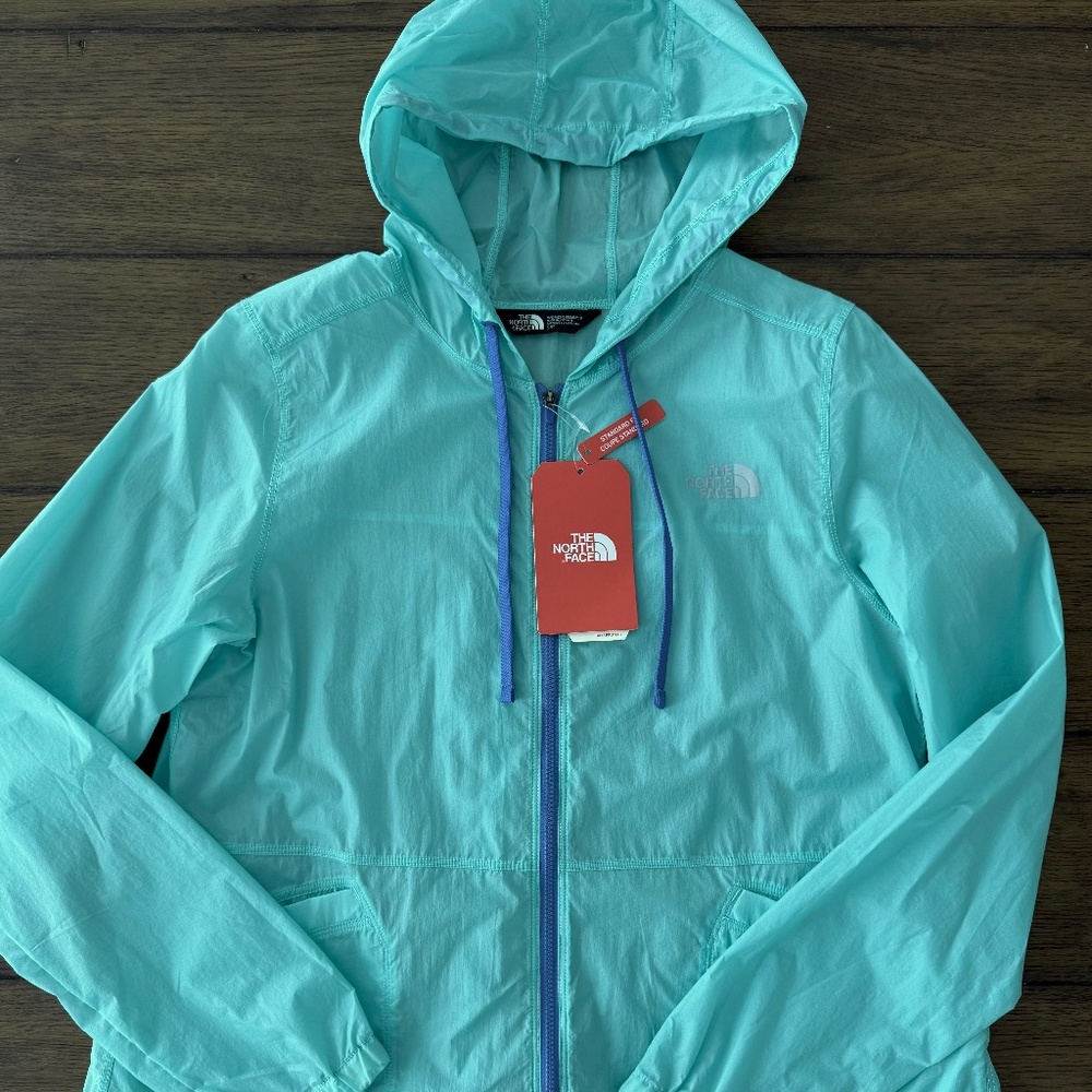 NWT Women’s North Face Windbreaker Jacket (Small)